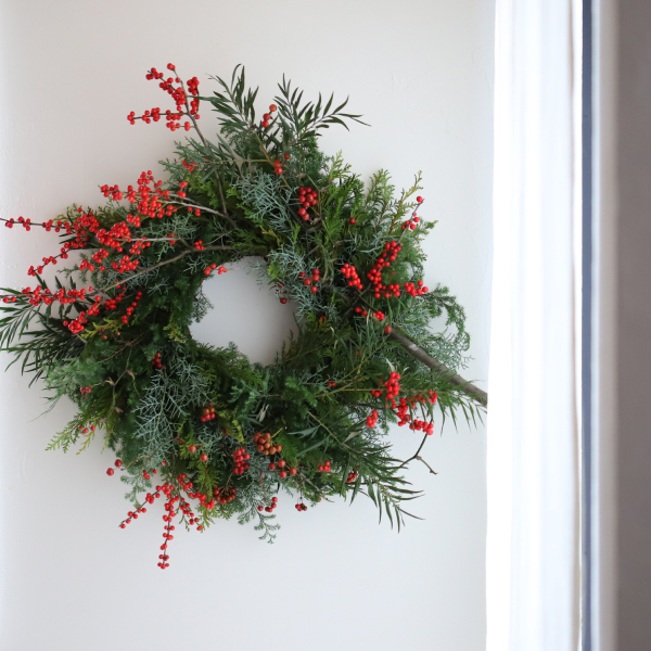 壁掛け型のフラワーリース